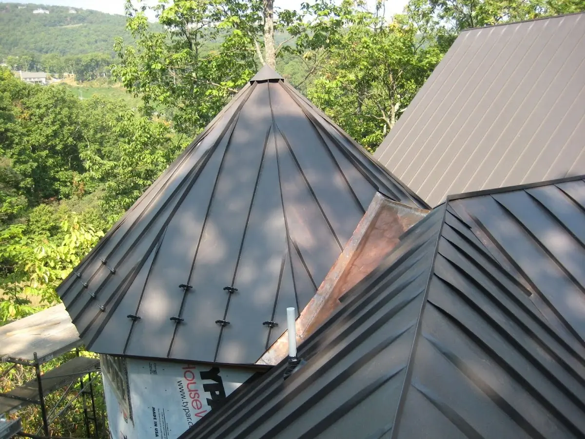 Professional Roof Tarp Installation by Craftsman Roofing in Summerwood